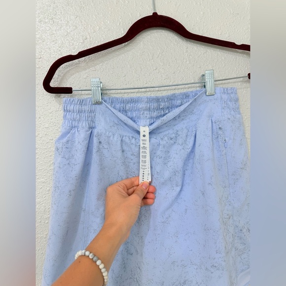 Lululemon Hotty Hot High-Rise Skirt DESIGNED FOR RUNNING Size 10 - Picture 5 of 8